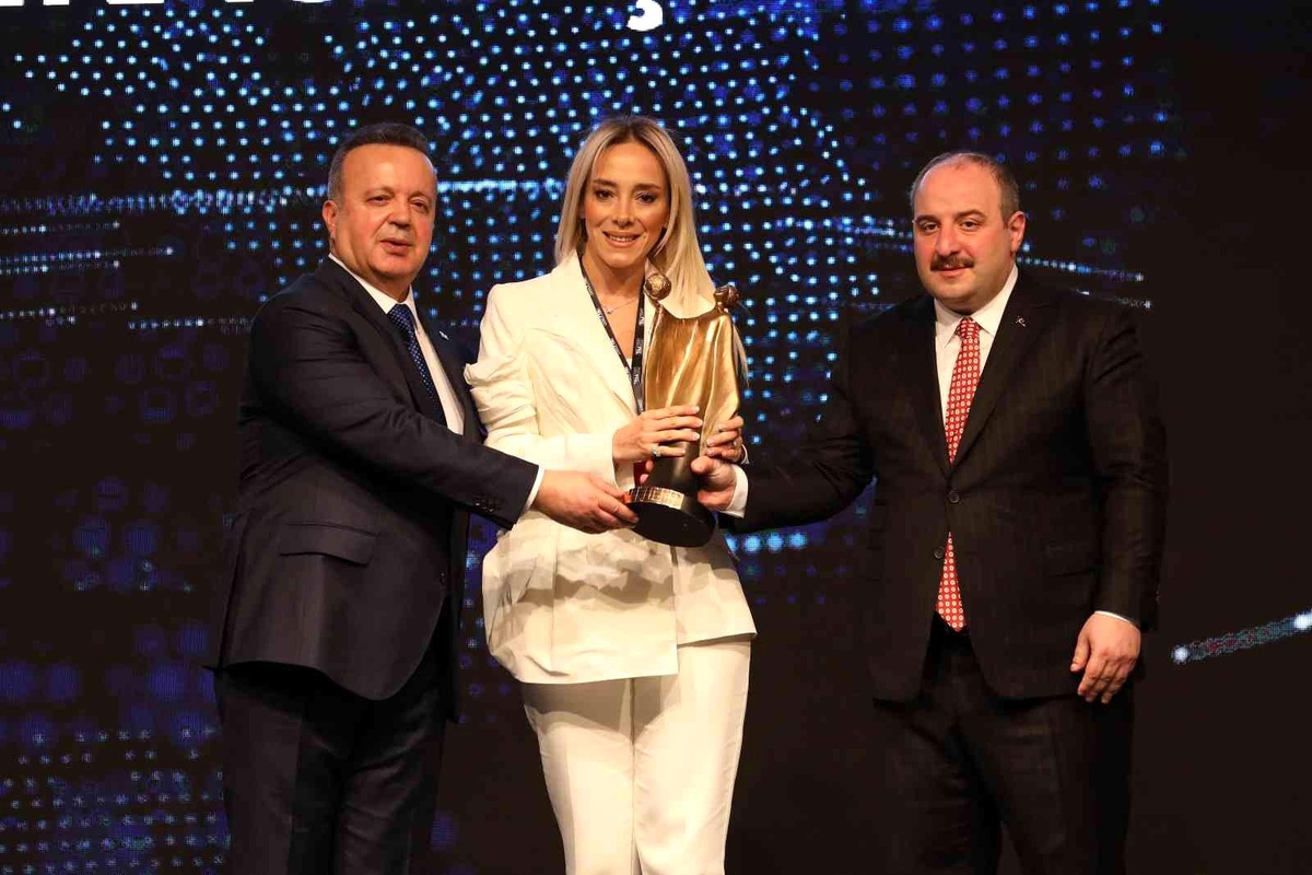 İpek Cıncıkcı\'ya, "İhracatın Güçlü Kadını" ödülü