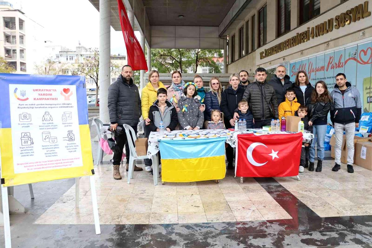 İskenderun'da yaşayan Ukraynalı kadınlar ülkeleri için yardım kampanyası başlattı