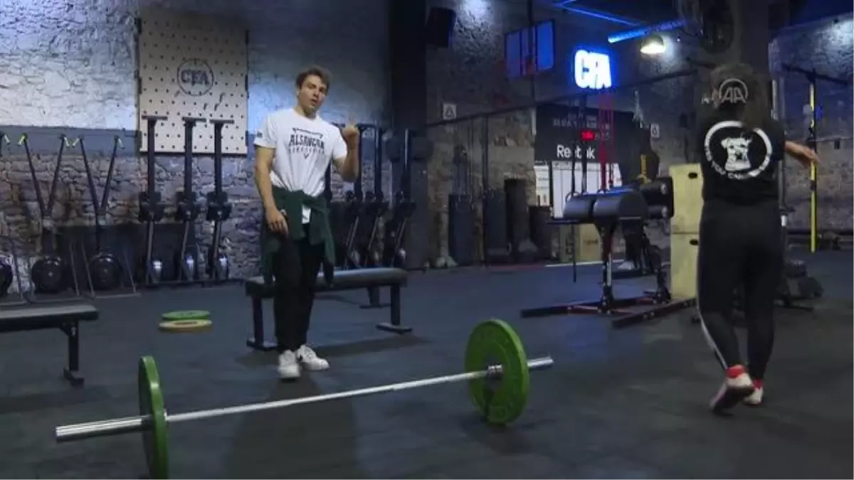 İzmir itfaiyesinin Bahar çavuşu, meslekte daha çok kadın görmek istiyor