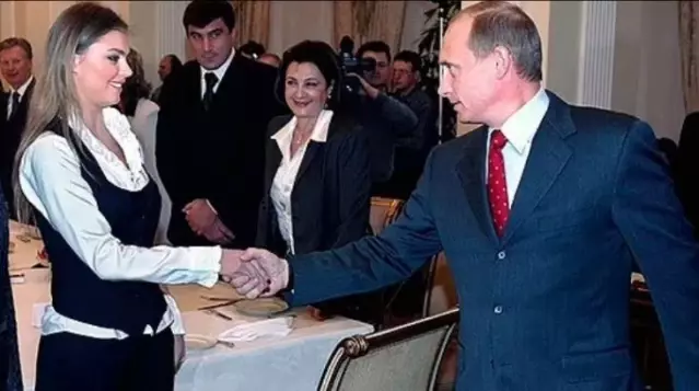 Putin, sevgilisini ve 4 çocuğunu İsviçre'de güvenli bir dağ evinde saklıyor!