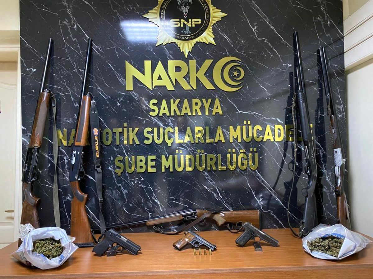 Son dakika 3. sayfa: Sakarya\'da uyuşturucu operasyonu: 3 gözaltı