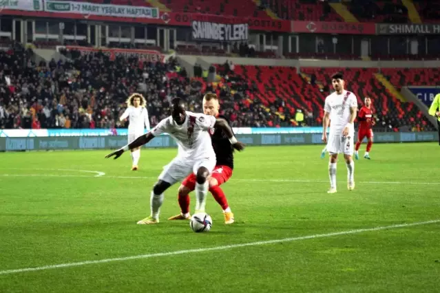 Spor Toto Süper Lig: Gaziantep FK: 1 Hatayspor: 2 (İlk Yarı)