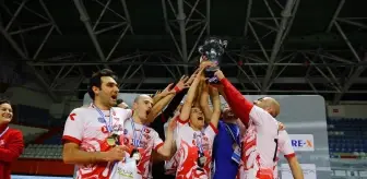 THY çalışanları voleybolda şampiyon oldu