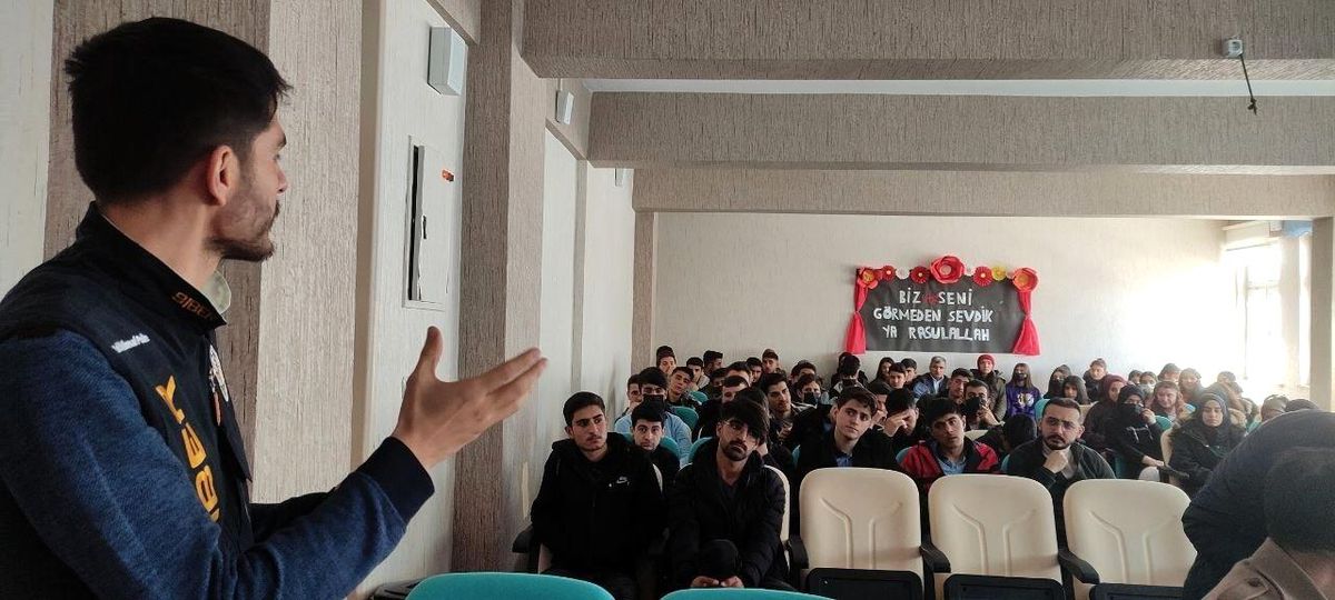 Van\'da öğrenciler internet kullanımı konusunda bilgilendirildi