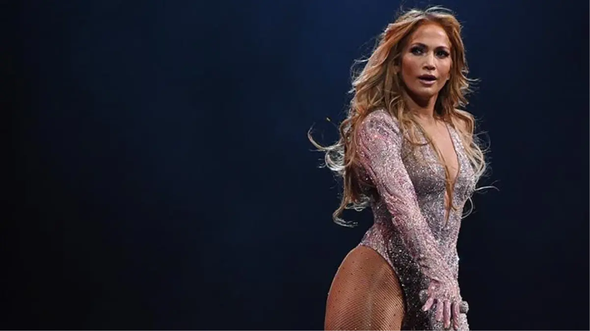 Makyajsız video çekip sosyal medya hesabından paylaştı! 52 yaşındaki Jennifer Lopez\'in görüntüsü sosyal medyada gündem oldu