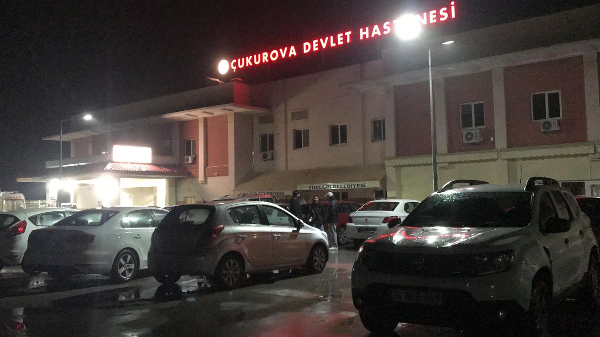 Adana\'da bıçakla yaralanan kadın hastaneye kaldırıldı
