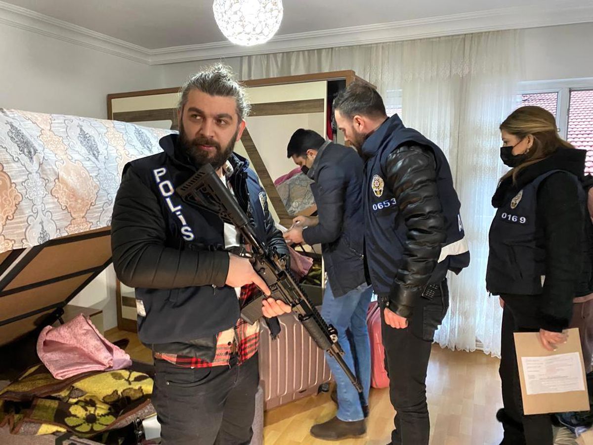 Sahte emlak ofisleriyle vatandaşları gasbeden suç örgütüne operasyon