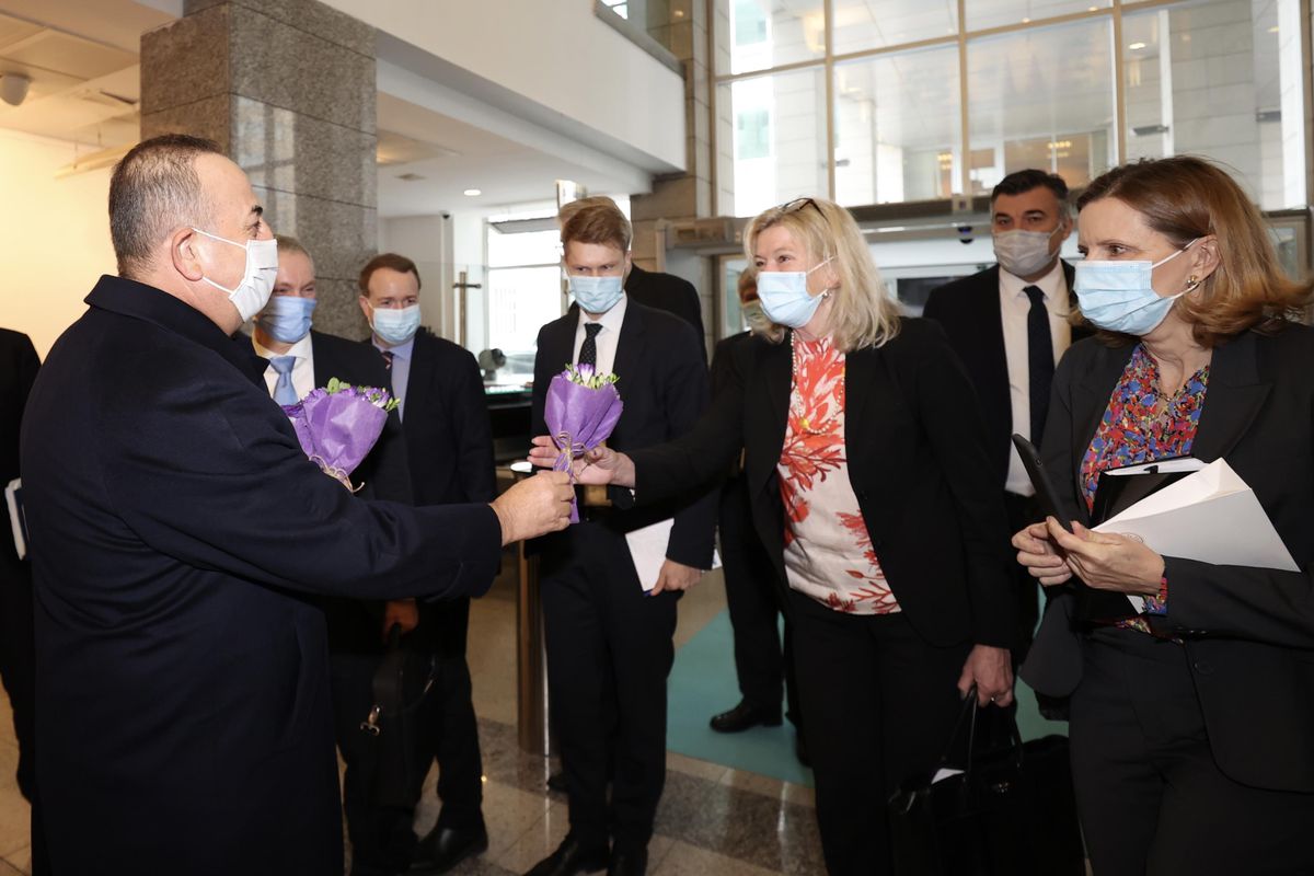 Bakan Çavuşoğlu, Danimarka Parlamentosu Dış Politika Komisyonu üyeleriyle görüştü