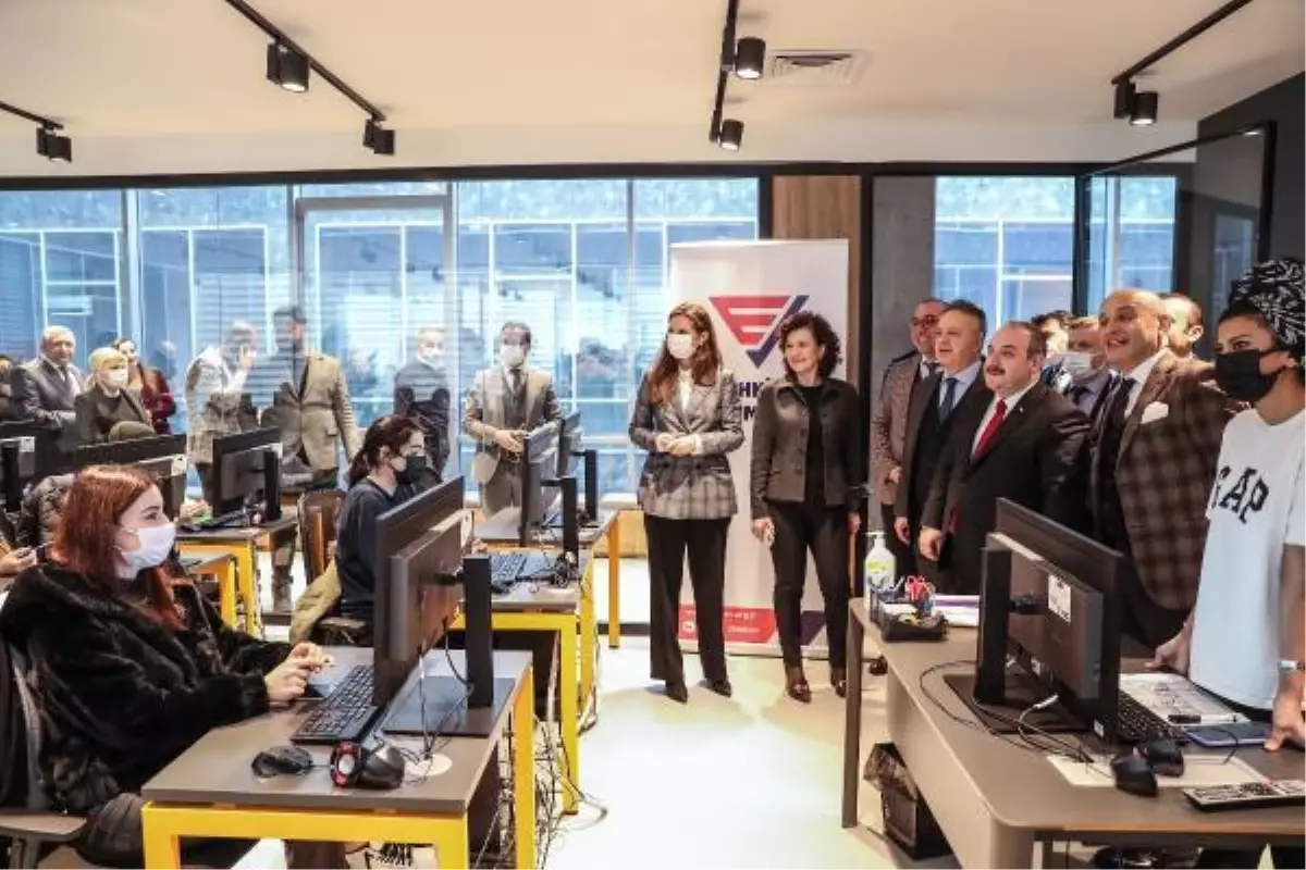 Varank: 'Türkiye'yi dünyanın en büyük 10 ekonomisi arasına sokmayı başaracağız'