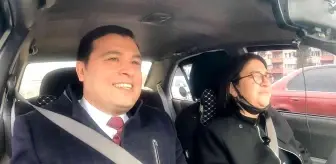 Başkan Çakın, kadın taksiciyle Uşak'ı dolaştı