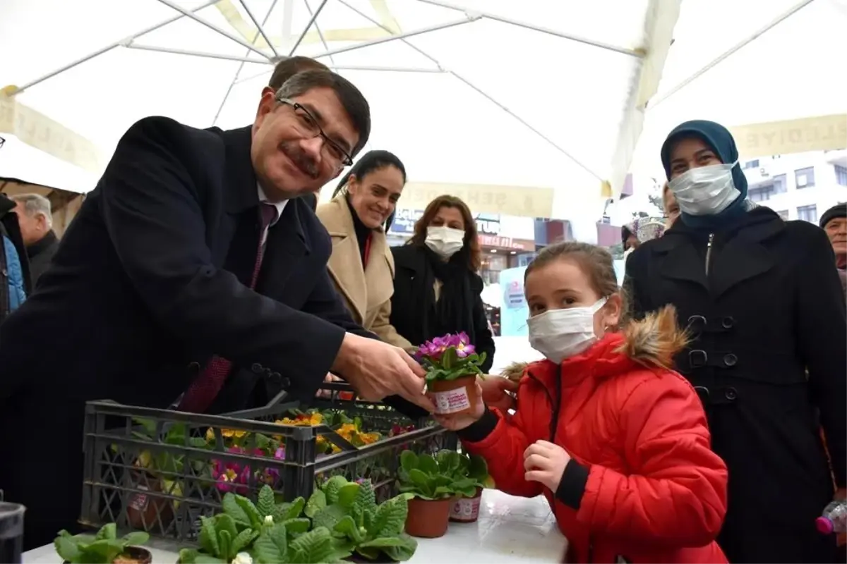 Başkan Çelik\'ten kadınlara 8 Mart jesti