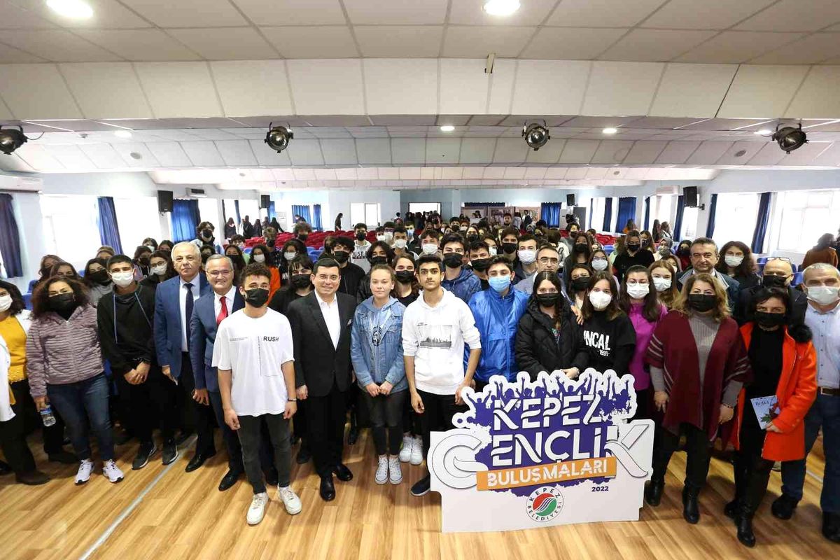 Başkan Tütüncü, liseli gençlerle buluştu