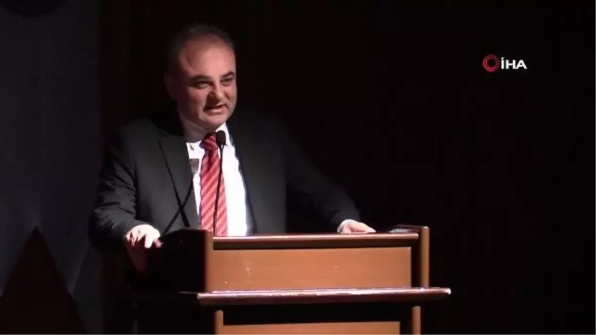 Çorum Belediyesi'nden şiir dinletisi... Programa Ceren Ece Öksüz de katıldı