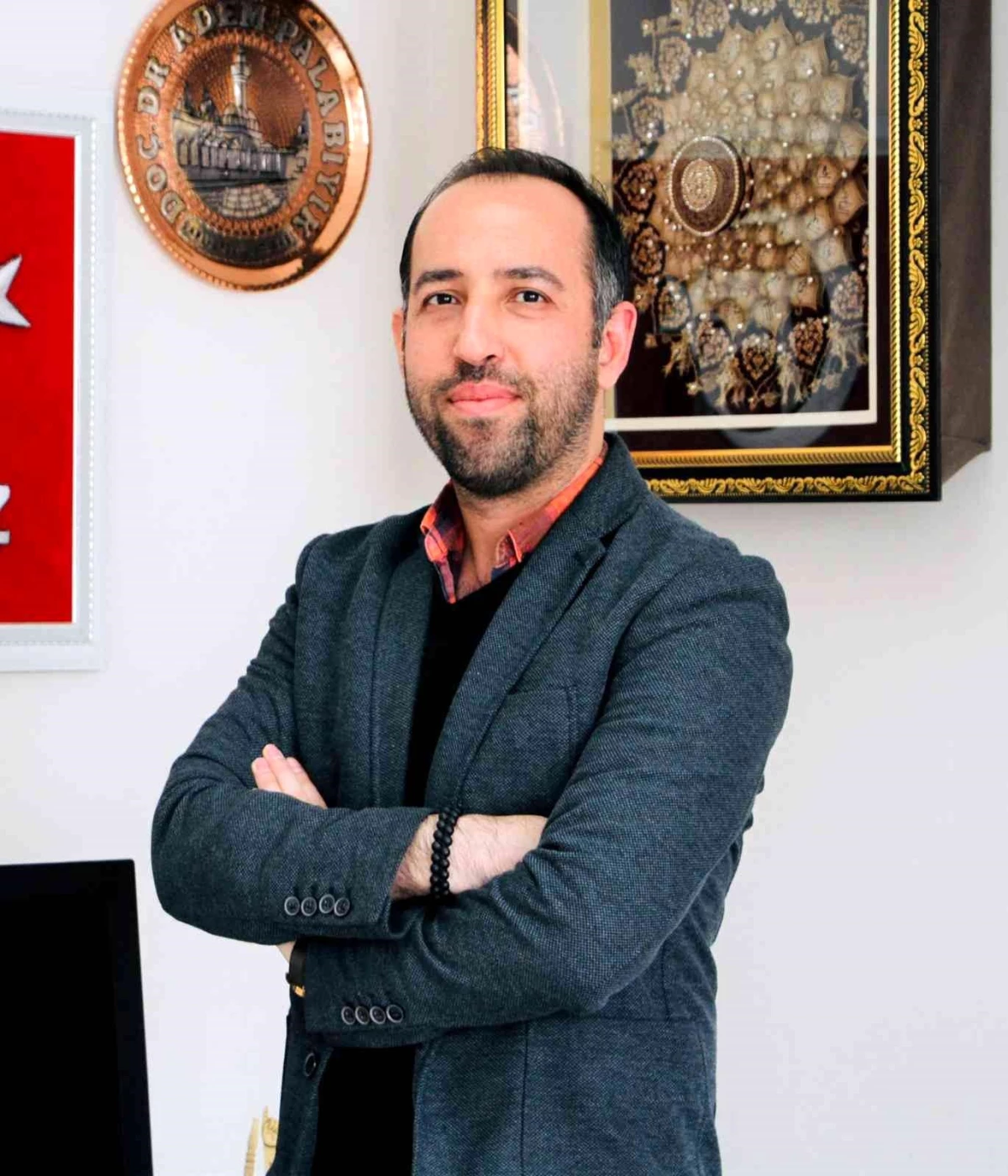 "Doç. Dr. Adem Palabıyık: "Halk TV, Türk medyasının gulyabanisi olma gayretinde"