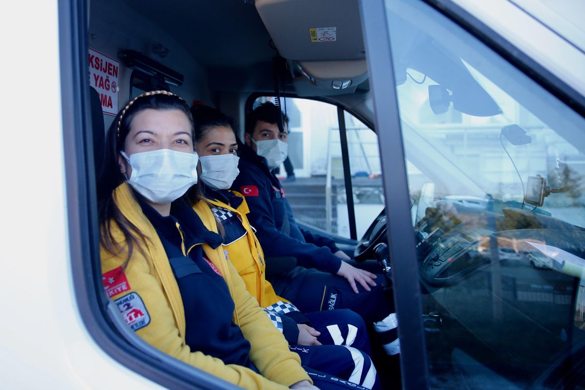 Eskişehir 112 İl Ambulans Servisi\'nde görevli kadınlar 8 Mart\'ta izinli sayıldı