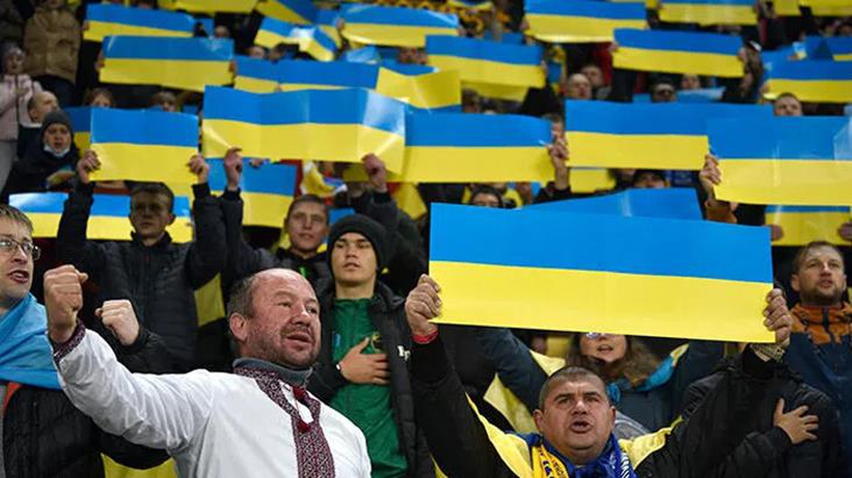 FIFA\'dan Ukrayna ve Rusya kararı! Yarı final maçını haziran ayına erteledi