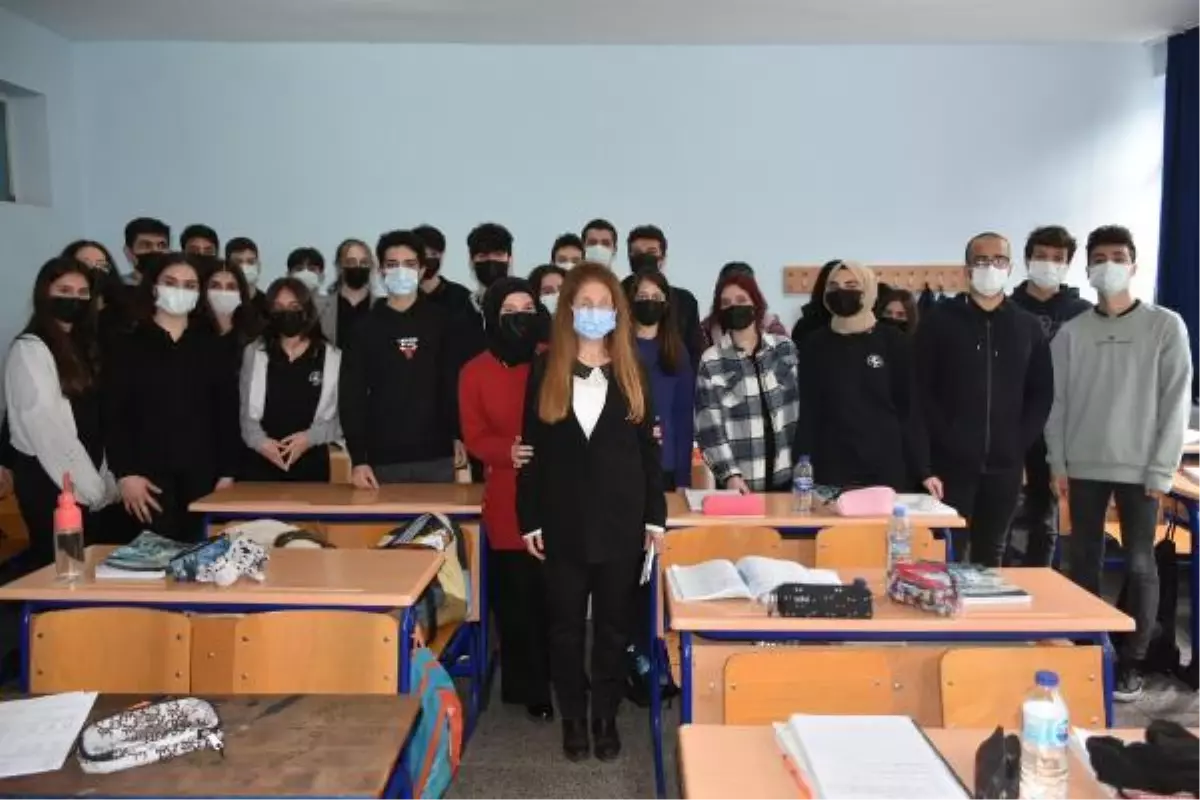 Görme engelli Fatma öğretmenin eğitim aşkı