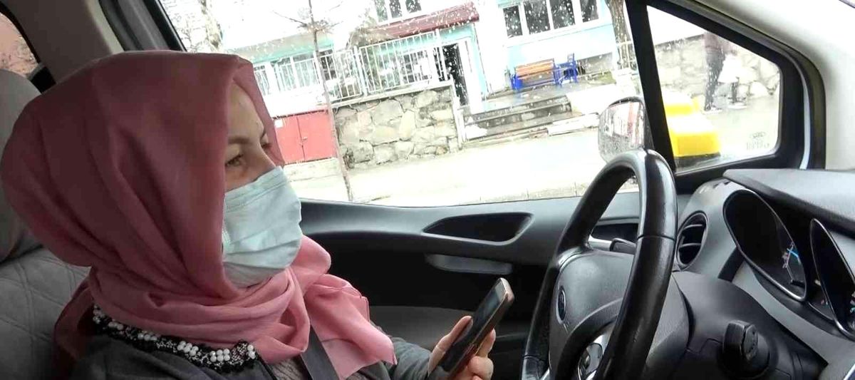 Isparta\'da 3 çocuk annesi kadın 6 yıldır taksicilik yapıyor