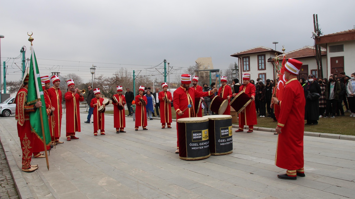 "İstiklal Marşı ve Mehmet Akif Ersoy" sergi tırı Konya\'da