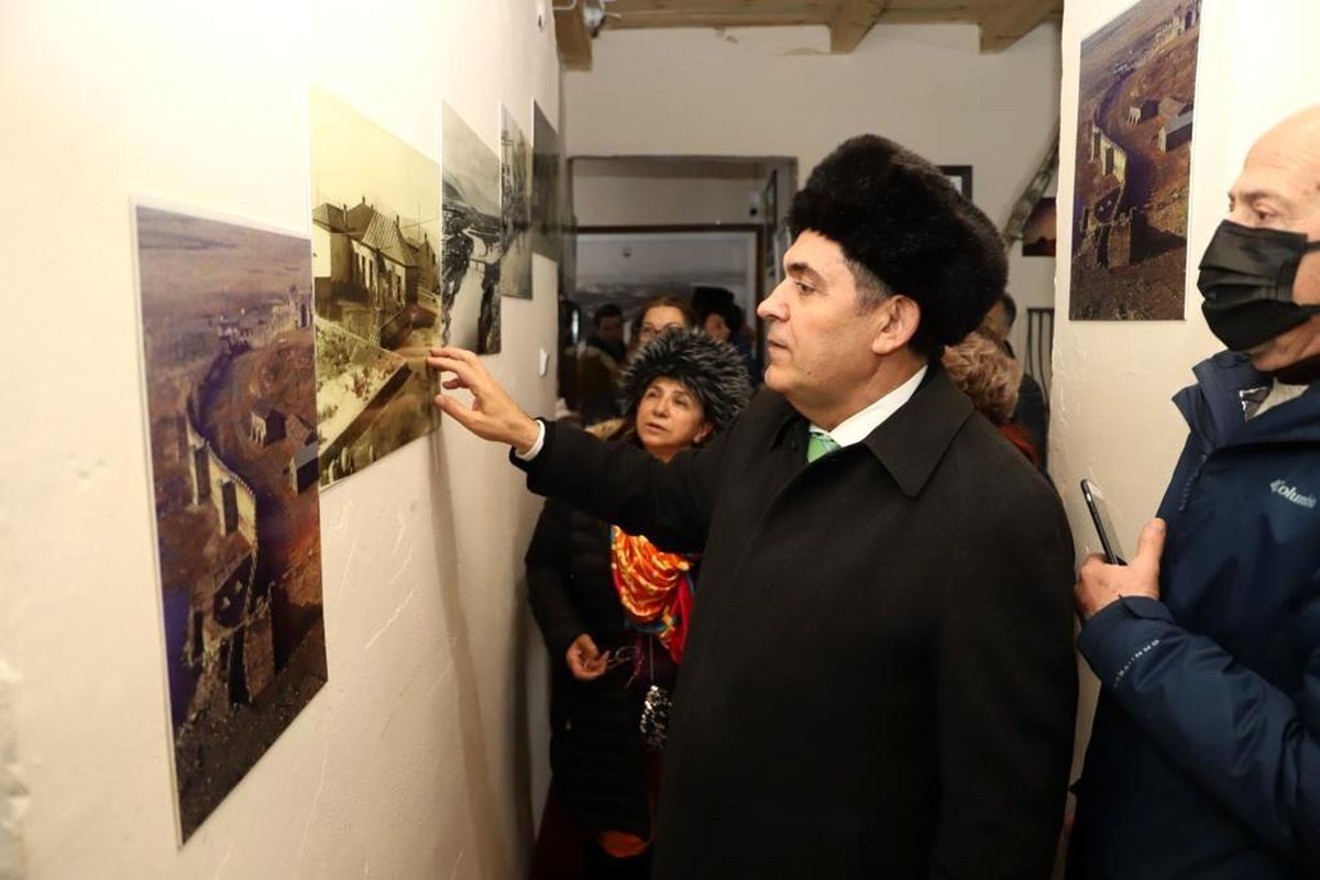 İzmirli turizmcilerden Başkan Demir\'e sürpriz ziyaret