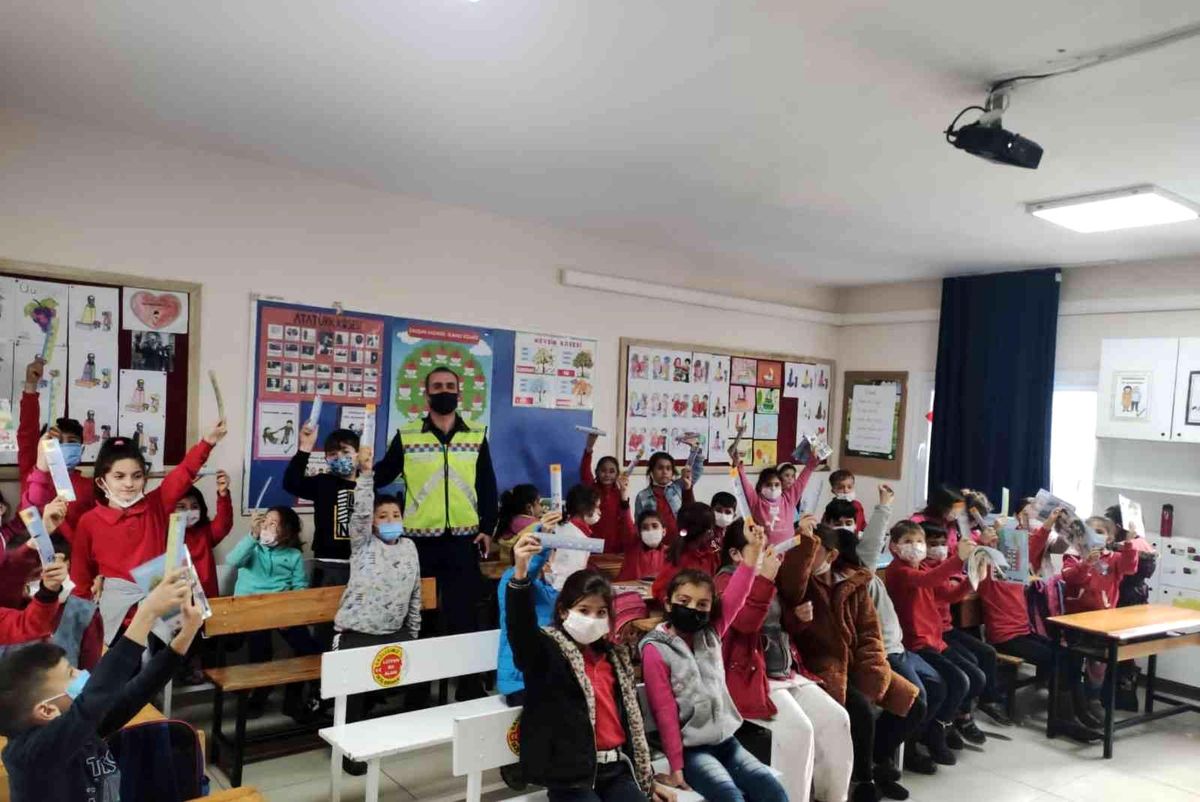 Son dakika haber | Jandarmadan bin 130 öğrenciye seminer