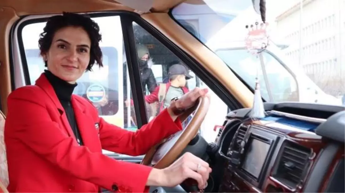 'Kadından şoför mü olur?' diyenlere aldırmadı, öğrenci servisi şoförü oldu!