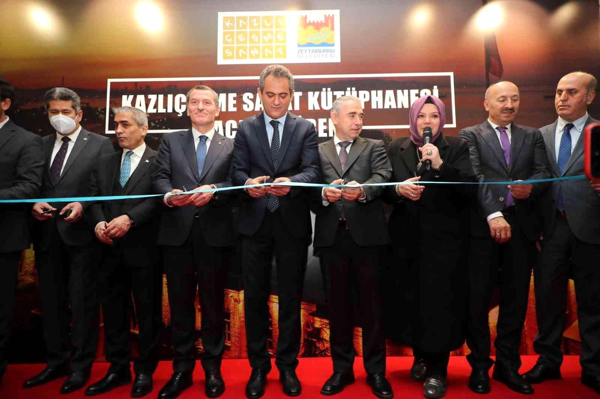Kazlıçeşme Sanat Kütüphanesi kapılarını açtı