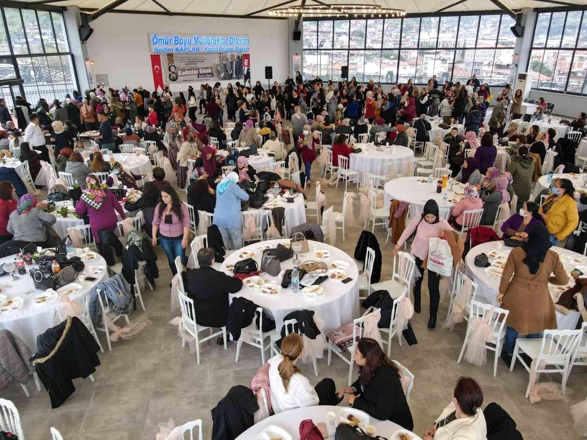 Koçarlılı kadınlar, gönüllerince eğlendi