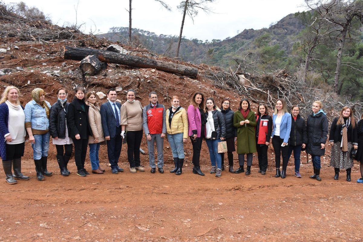 Marmaris'te Cumhuriyet tarihinin şehit kadınları için fidan dikildi
