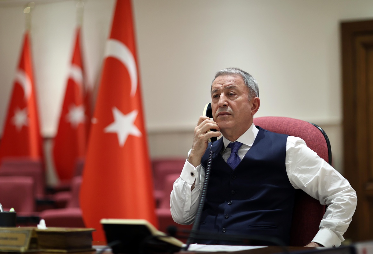 Bakan Akar, Rus mevkidaşı ile görüştü