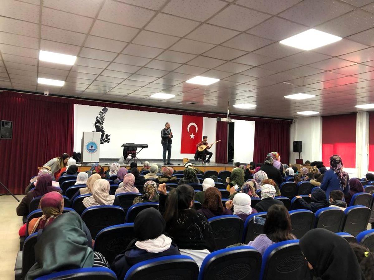 Özalp ilçesinde \'Kadınlar Günü\' etkinliği