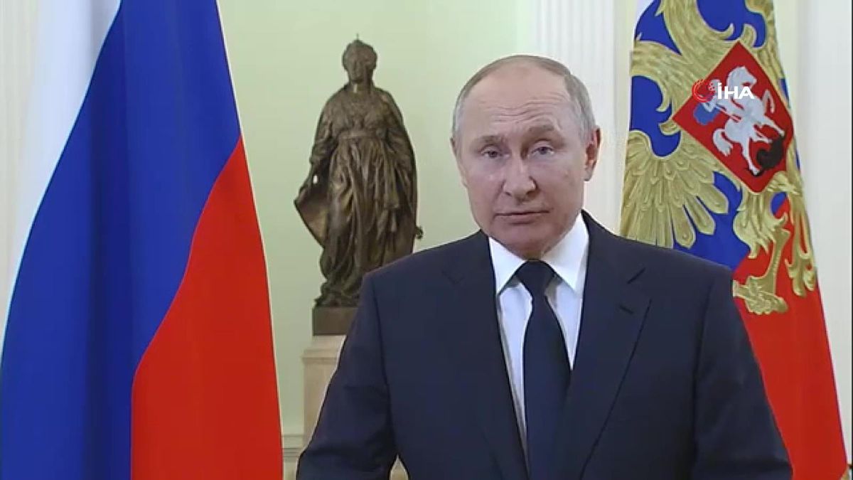 Putin: "Ukrayna\'da sadece profesyonel askerler çatışmalara katılıyor"