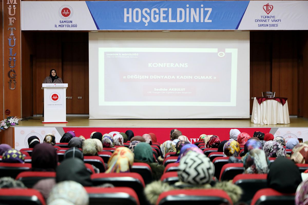 Samsun\'da "Değişen Dünyada Kadın Olmak" konferansı düzenlendi