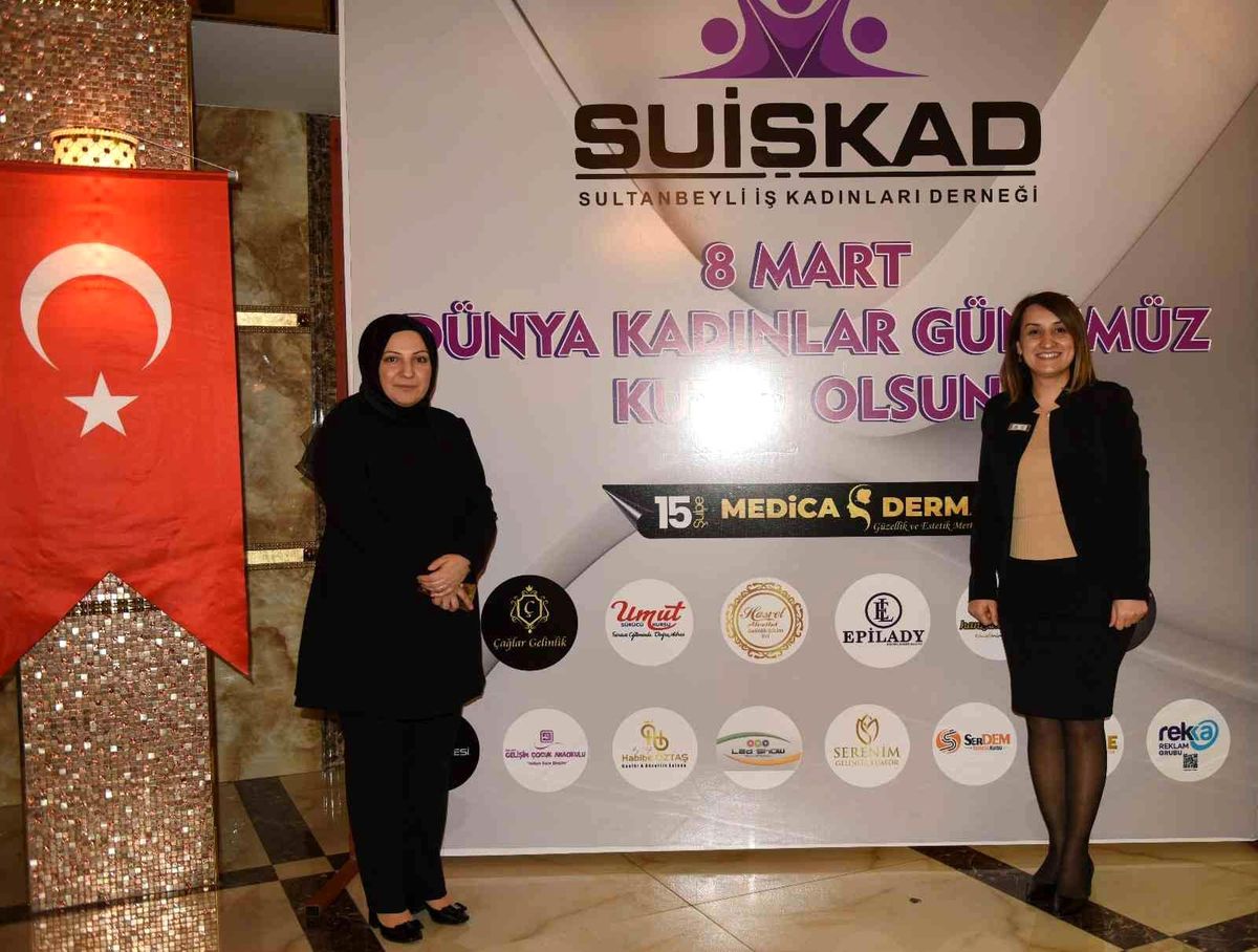 Sultanbeyli\'de emekçi kadınlar bir araya geldi