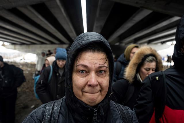 Ukrayna'da sivil halkın zorlu mücadelesi! Tahliyeler kar yağışı altında devam ediyor