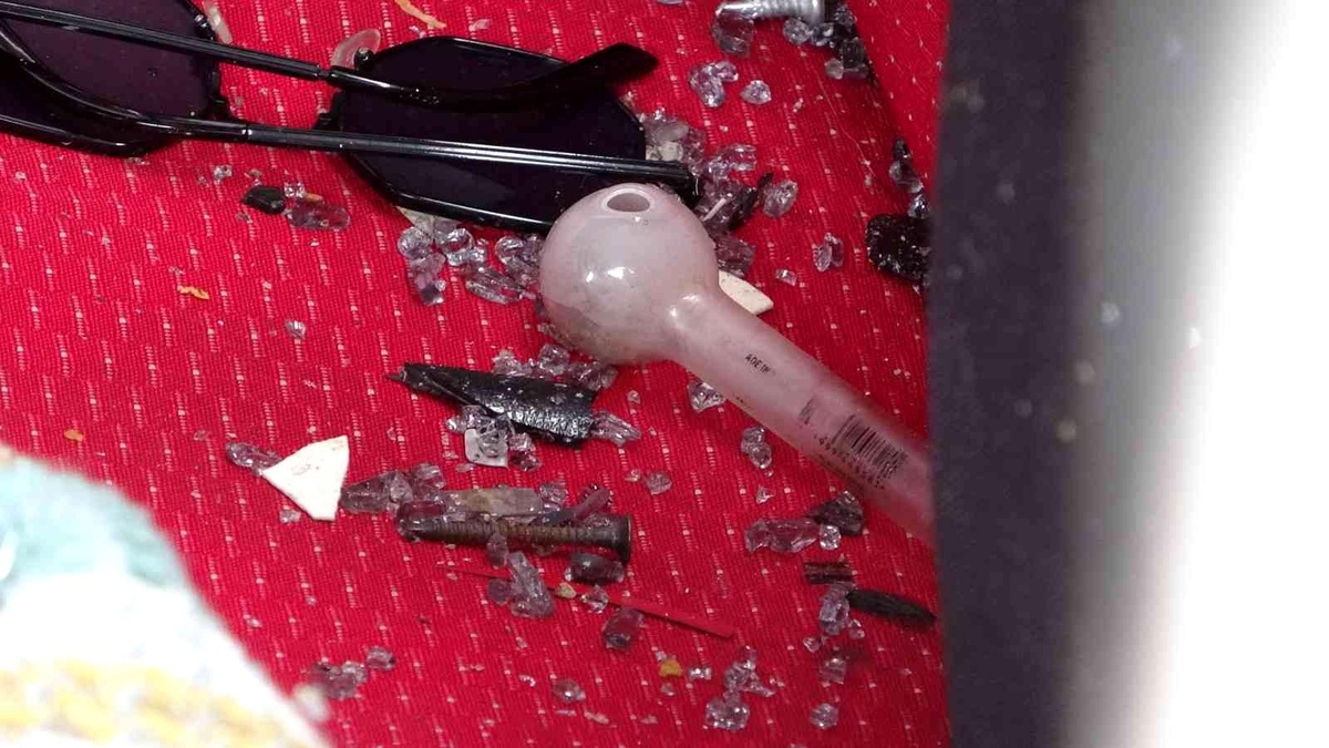 Uyuşturucunun etkisindeki otomobil sürücüsü kamyonla çarpıştı