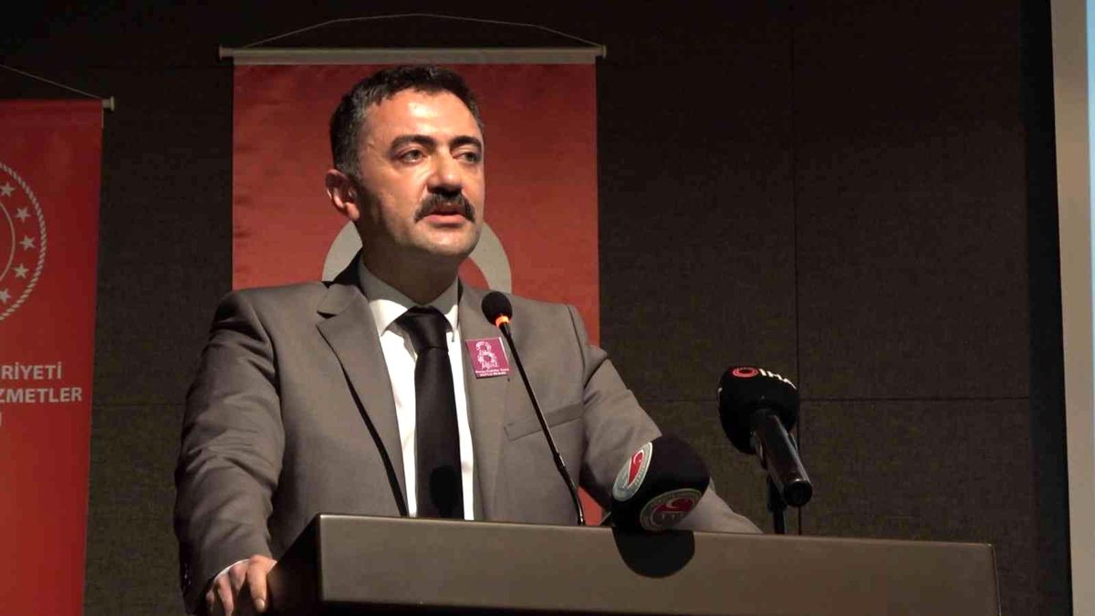 Vali Tekbıyıkoğlu: "Kadınlar her zaman devlet protokolünde yeri olmuştur"