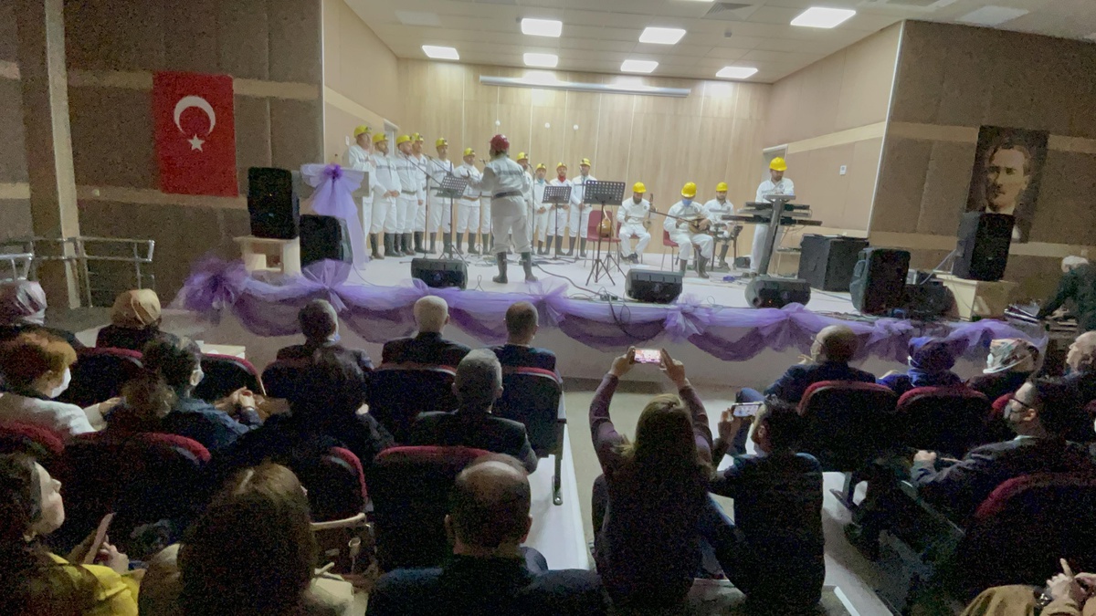 Zonguldak\'ta madencilerden 8 Mart Dünya Kadınlar Günü\'ne özel konser