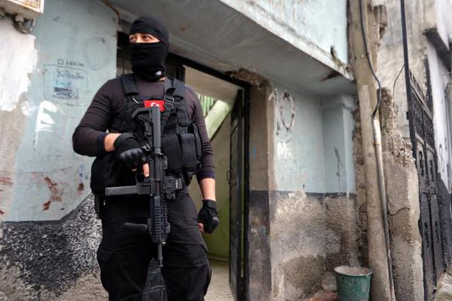 Son dakika: ADANA'DA 'TORBACI' OPERASYONU 3 GÖZALTI