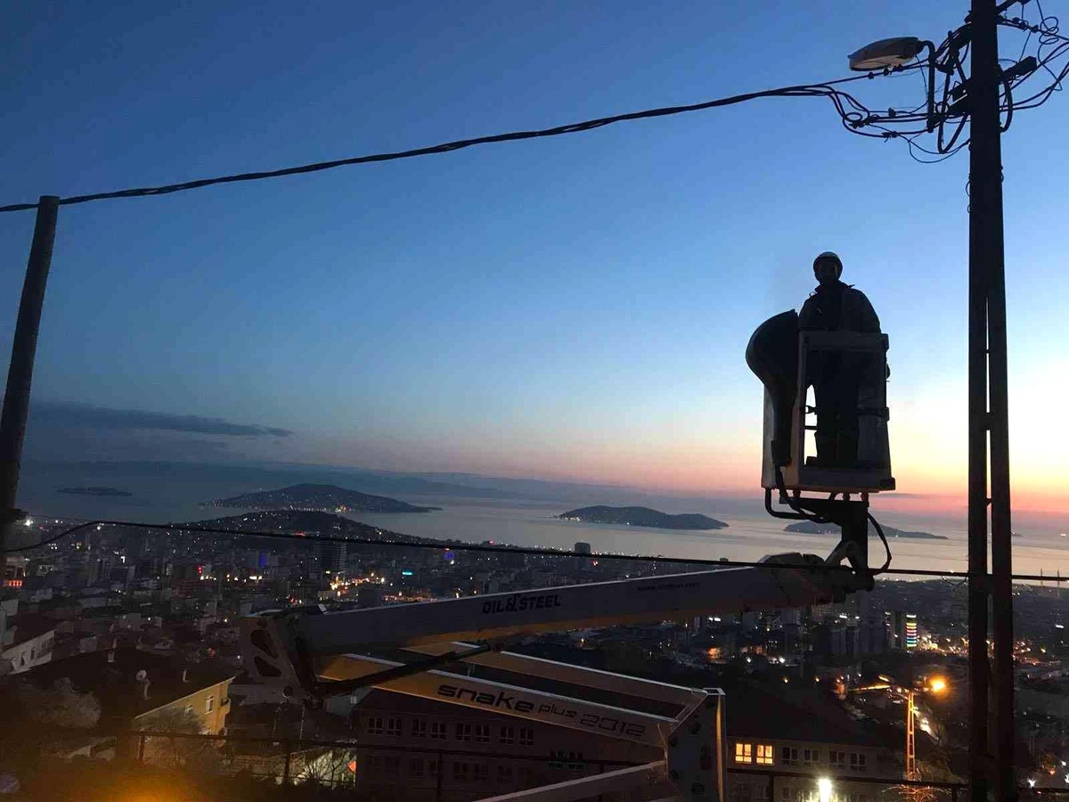 Ayedaş İstanbul\'da kış şartlarına karşı tüm gücüyle teyakkuzda