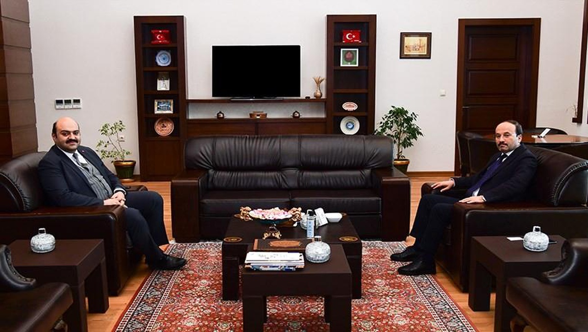 Aziziye Belediye Başkanı Rektör Çakmak\'ın misafiri oldu