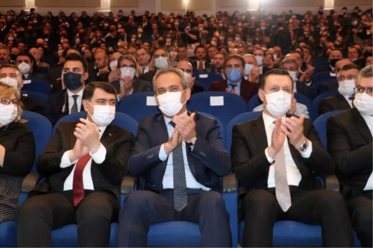 Bakan Özer: '2022 yılı sonu itibariyle 1 milyon gencimizi mesleki eğitimle buluşturmayı hedefliyoruz'