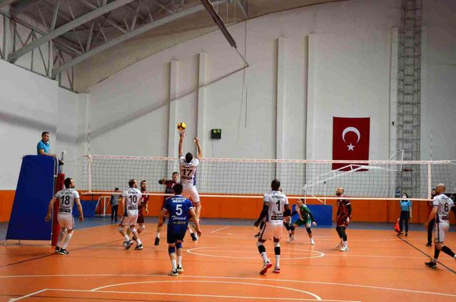 Çekişmeli maçın galibi Adilcevaz TÜRŞAD oldu
