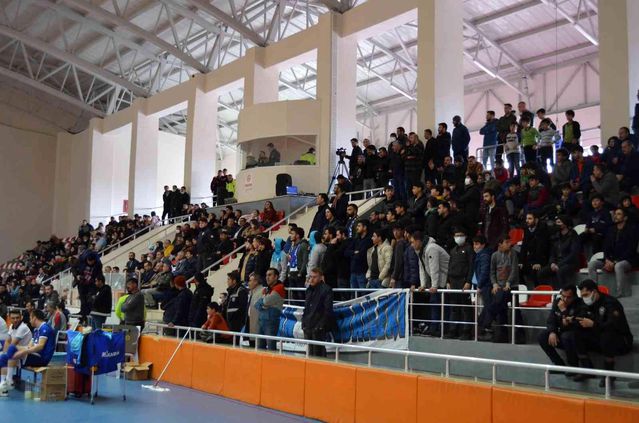 Çekişmeli maçın galibi Adilcevaz TÜRŞAD oldu