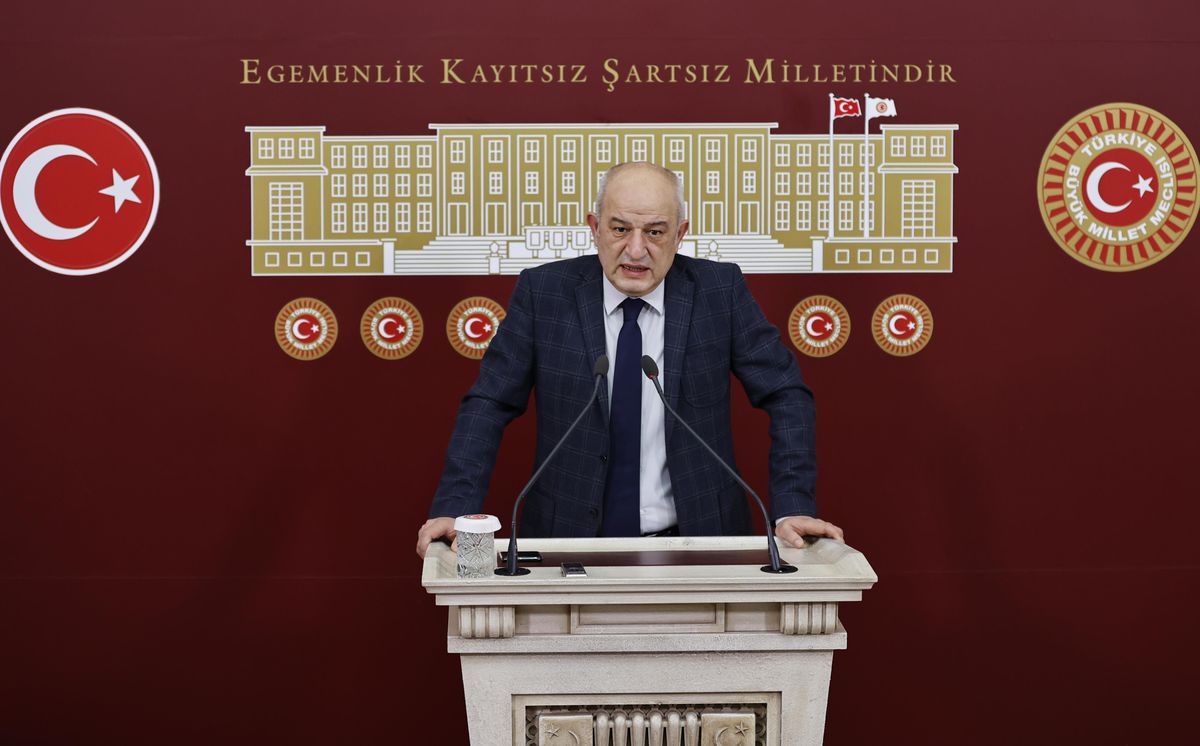CHP\'li Kasap: "Doktorlar çalışma ortamından kaynaklanan sebeplerle yurt dışına gidiyor"