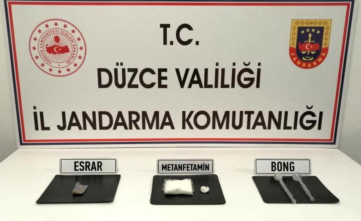 Düzce\'de uyuşturucu ticareti yapan 2 şüpheli tutuklandı