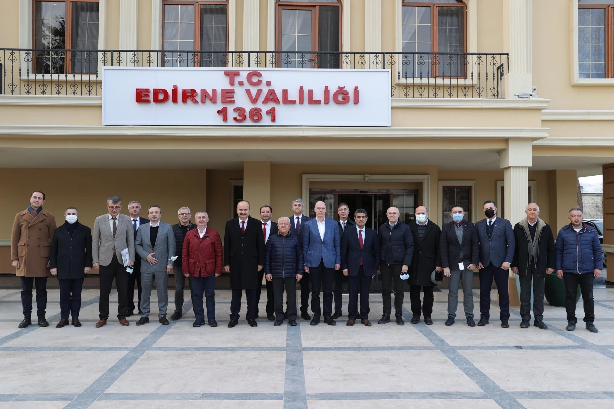 Edirne Valisi Canalp, kentteki ayçiçeği yağı üretiminin artarak devam edeceğini belirtti