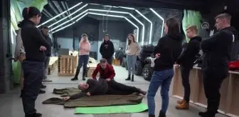 Gönüllülerden sivil halka ilk yardım eğitimi