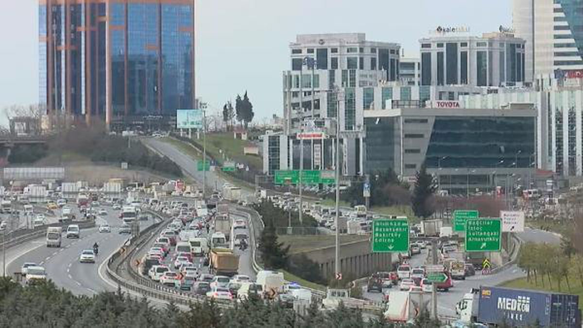 İstanbul'da kar alarmı trafiği