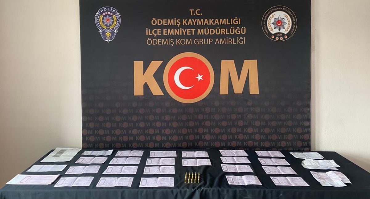 Son dakika haberi! İzmir\'de tefecilik yaptığı iddia edilen kişi gözaltına alındı